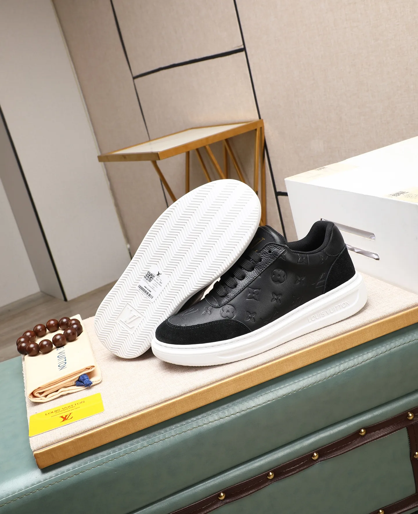 Men's shoes 💰540 📛📛【LOUIS VUITTON】Louis Vuitton new product👟Milan fashion catwalk style🇰🇾🇰🇾LV family logo, celebrity style, a must-have for fashionistas⚠️Classic presbyopia flower➕Water-dyed cow lining➕Special outsole👞Number 38-44 (45 46 custom-made)